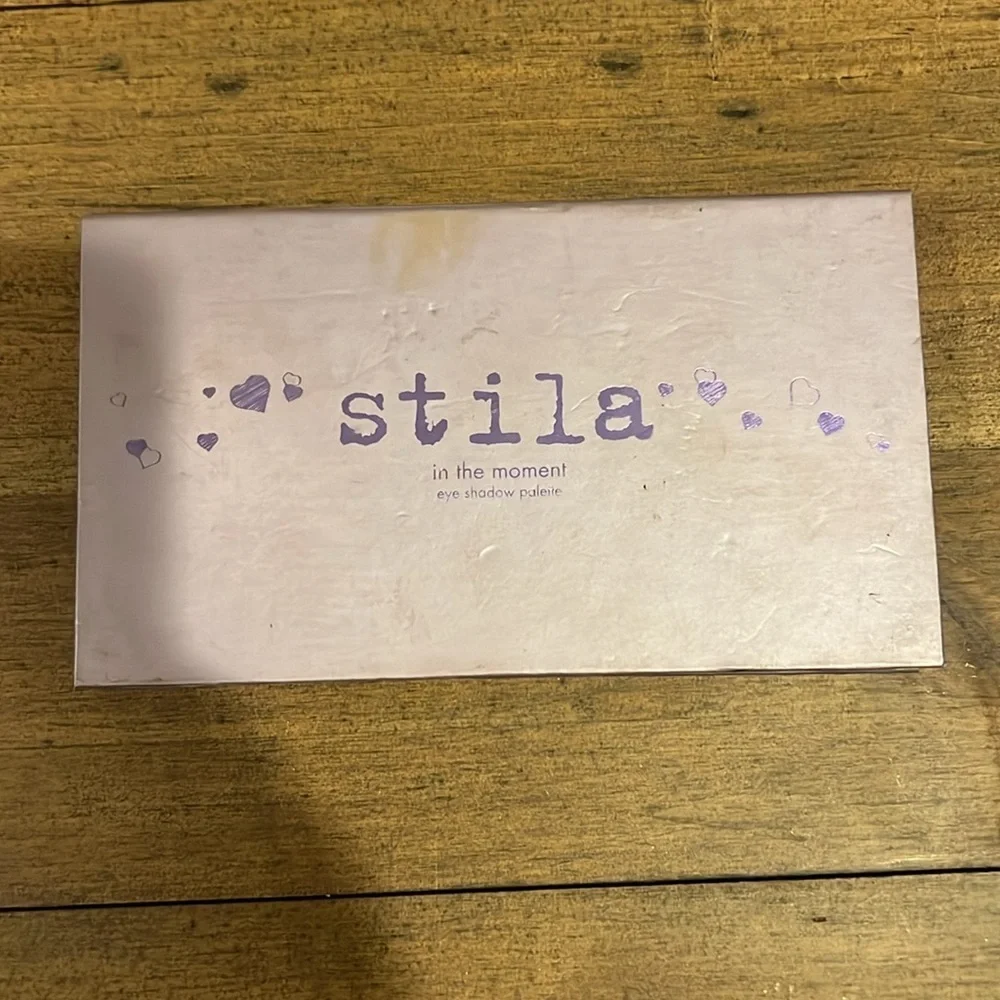 Stila in the moment eyeshadow palette